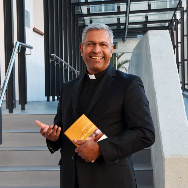 Pater George Augustin SAC ist Professor für Dogmatik an der PTHV und seit 2008 Consultor des Päpstlichen Rates zur Förderung der Einheit der Christen.