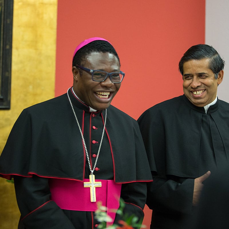 Bischof Ateba SAC und Generalrat Nampudakam SAC