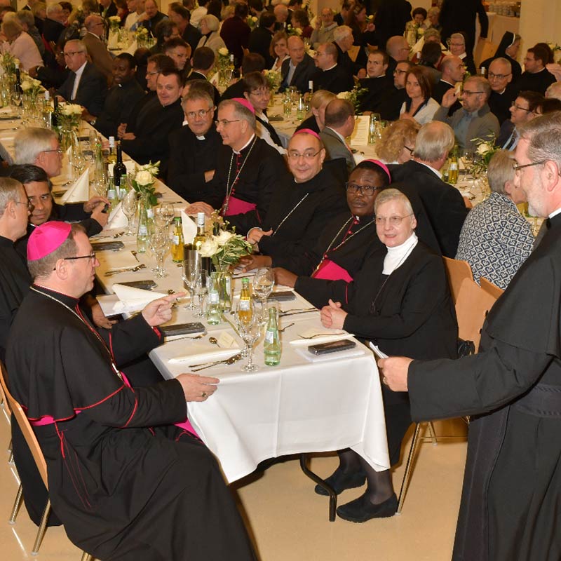 Rektor Pater Leo mit Gästen in Limburg