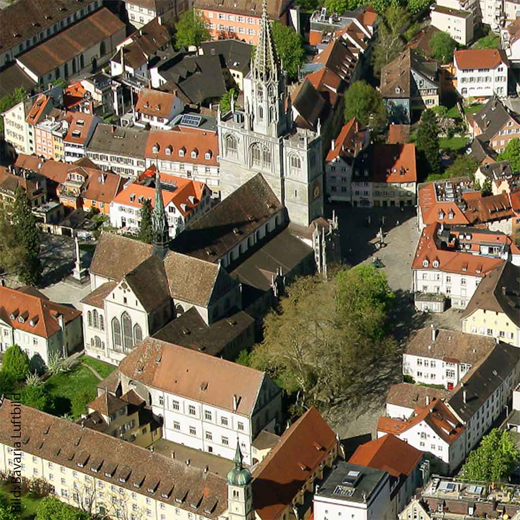 Das Coenaculum befindet sich im Herzen von Konstanz. Das Haus St. Josef ist im Bild unten rechts zu sehen.