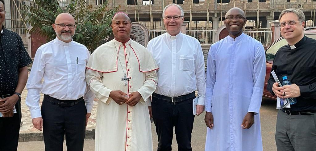 Gruppenbild mit Bischof Peter von Ekwulobia