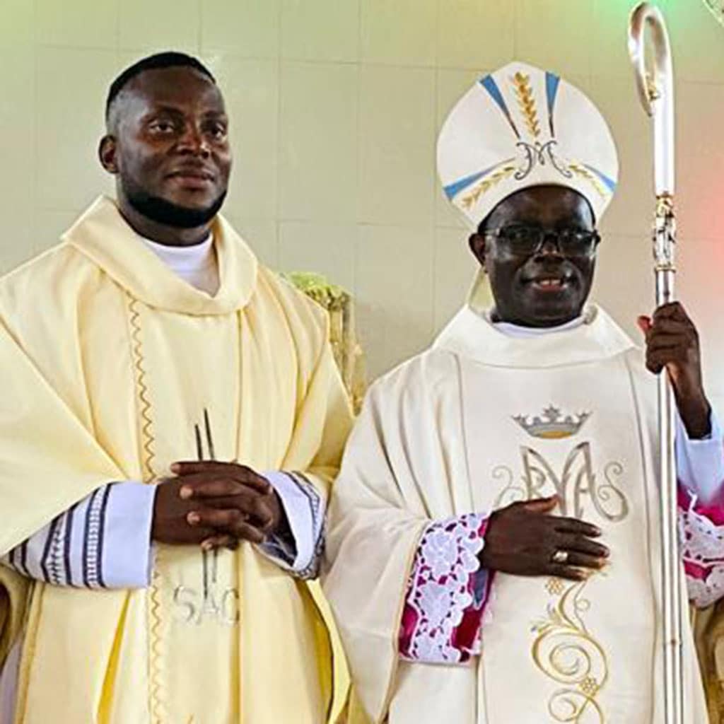 Priesterweihe von Innocent Uchenna in Mbaukwu