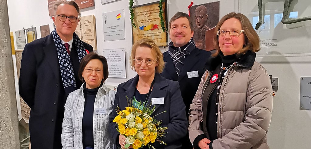 Verein Selige Märtyrer von Dachau enthüllt Gedenktafel in Dachau