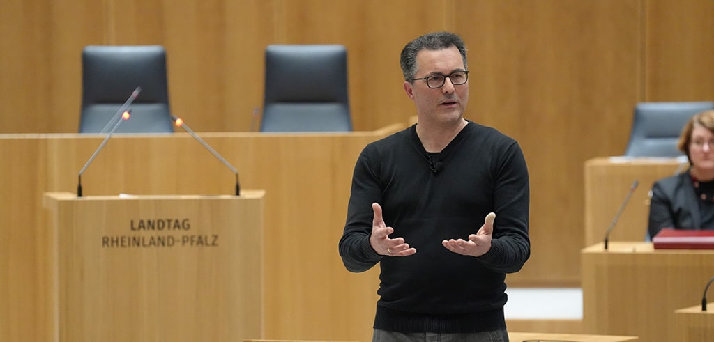 Schauspieler Bruno Lehan spielt im Mainzer Landtag