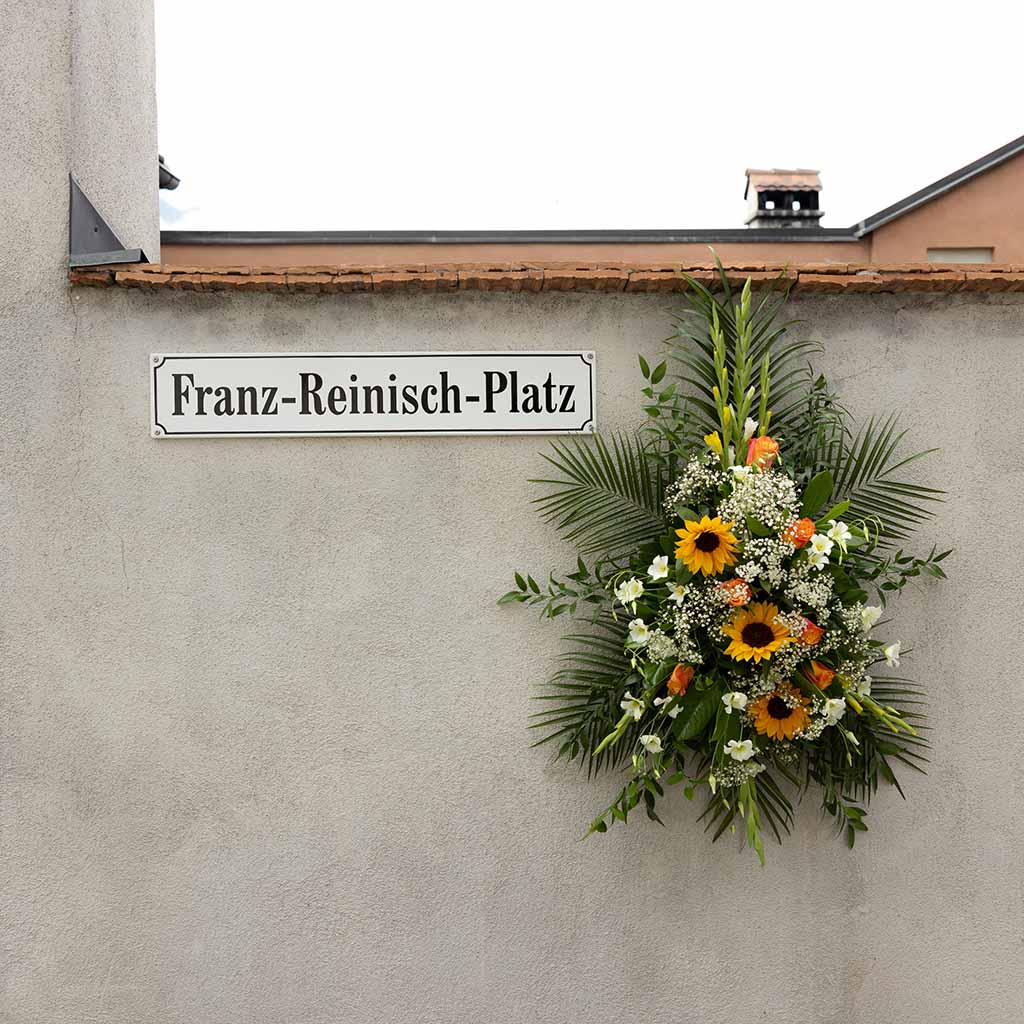 Pater-Franz-Reinisch-Platz zu ehren des von den Nazis ermordeten Pallottiner-Pater Franz Reinisch