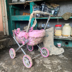 Kinderwagen - Krieg in der Ukraine