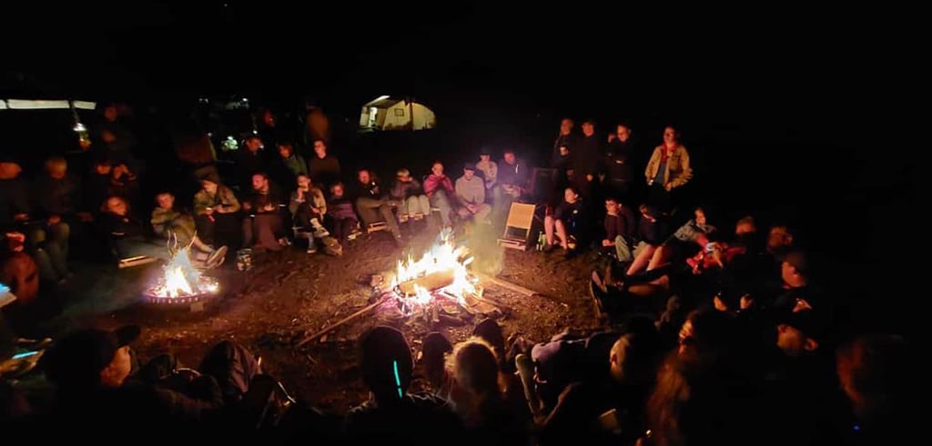 Große Lagerfeuerrunde zum Stammesjubiläum der Pfadfinder aus Olpe