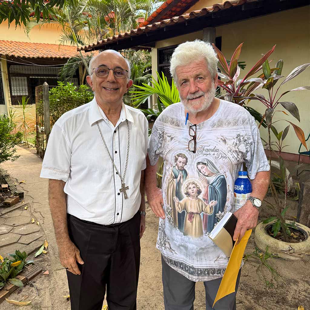 Bischof Dom Sebastiao mit Pallottiner-Pater Sepp Wasensteiner 2025