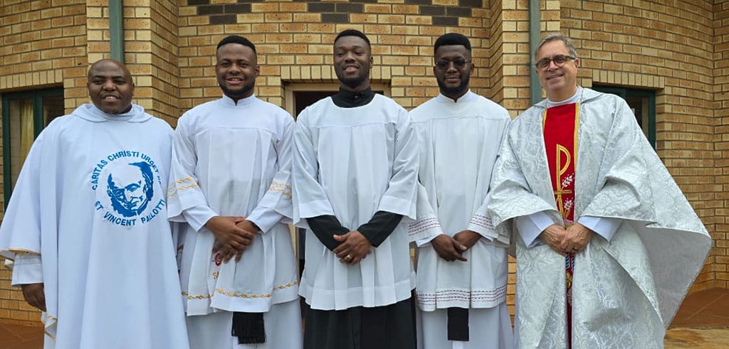 Professerneuerung in Merrivale Südafrika 2025