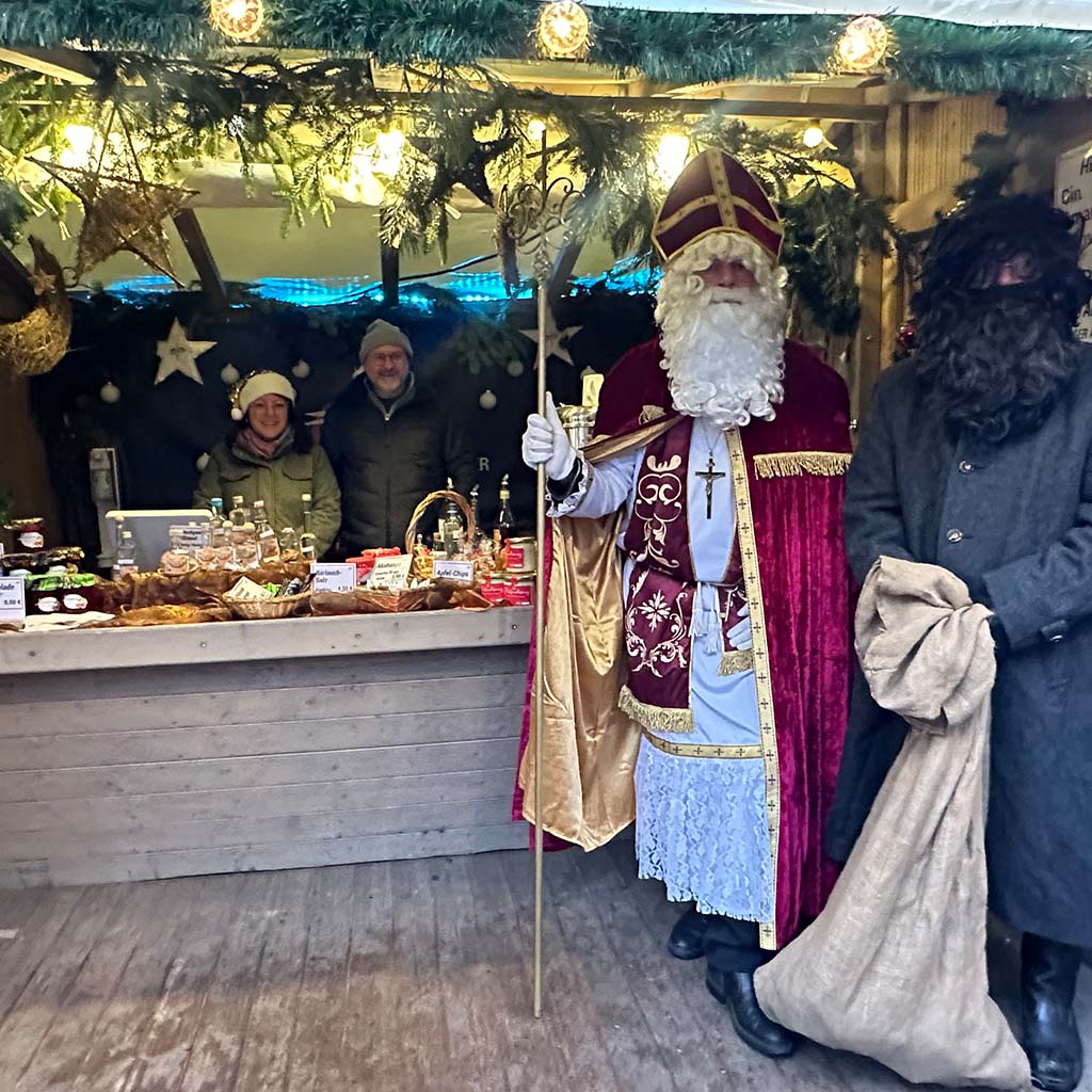 Karitativer Christkindlmarkt 2025 im bayerischen Friedberg