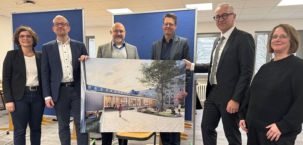 Gespräch mit dem Bürgermeister der Stadt Bruchsal Sven Weigt Pallottiner und Schulstiftung sichern gemeinsam die Zukunft des Gymnasiums St. Paulusheim in Bruchsal