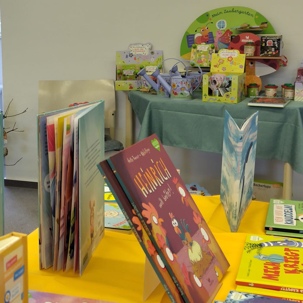 Frühlingsausstellung im Buch- und Weltladen in Vallendar Frühlingsausstellung im Buch- und Weltladen in Vallendar