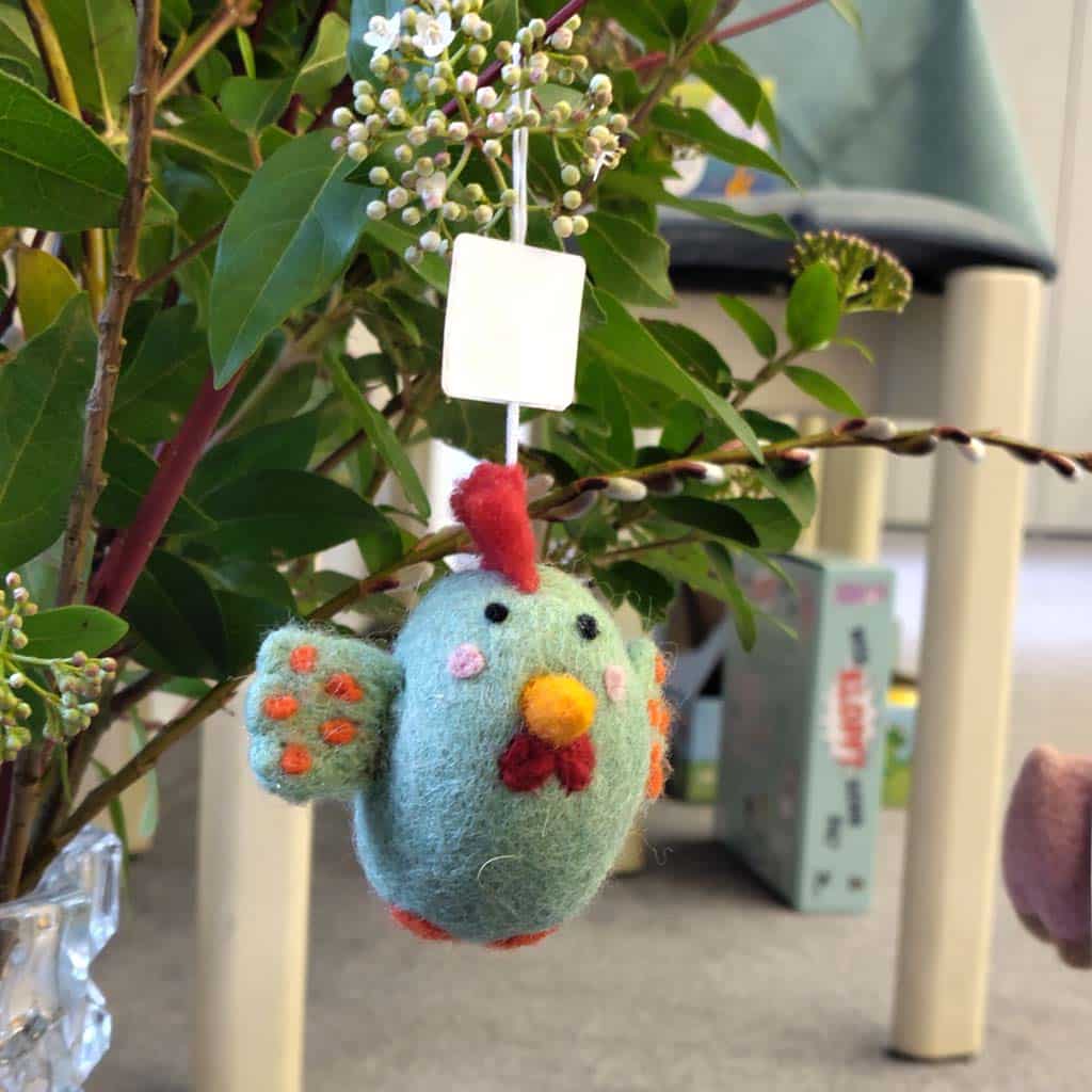 Frühlingsausstellung im Buch- und Weltladen in Vallendar eröffnet