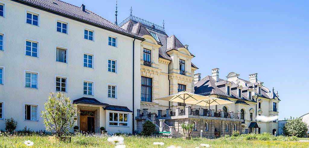 Das Gästehaus der Pallottiner ist ein besonderer Ort: Mitten in Salzburg, mitten im Grünen! 1926 – 2026 100 Jahre Pallottiner in Salzburg Heute ist das Gästehaus der Pallottiner ein besonderer Ort: Mitten in Salzburg, mitten im Grünen!