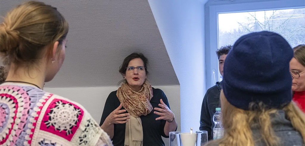 Vor der Landtagswahl: „Wir müssen reden“ – Jugendliche diskutieren in Haus Wasserburg über ihre Zukunft