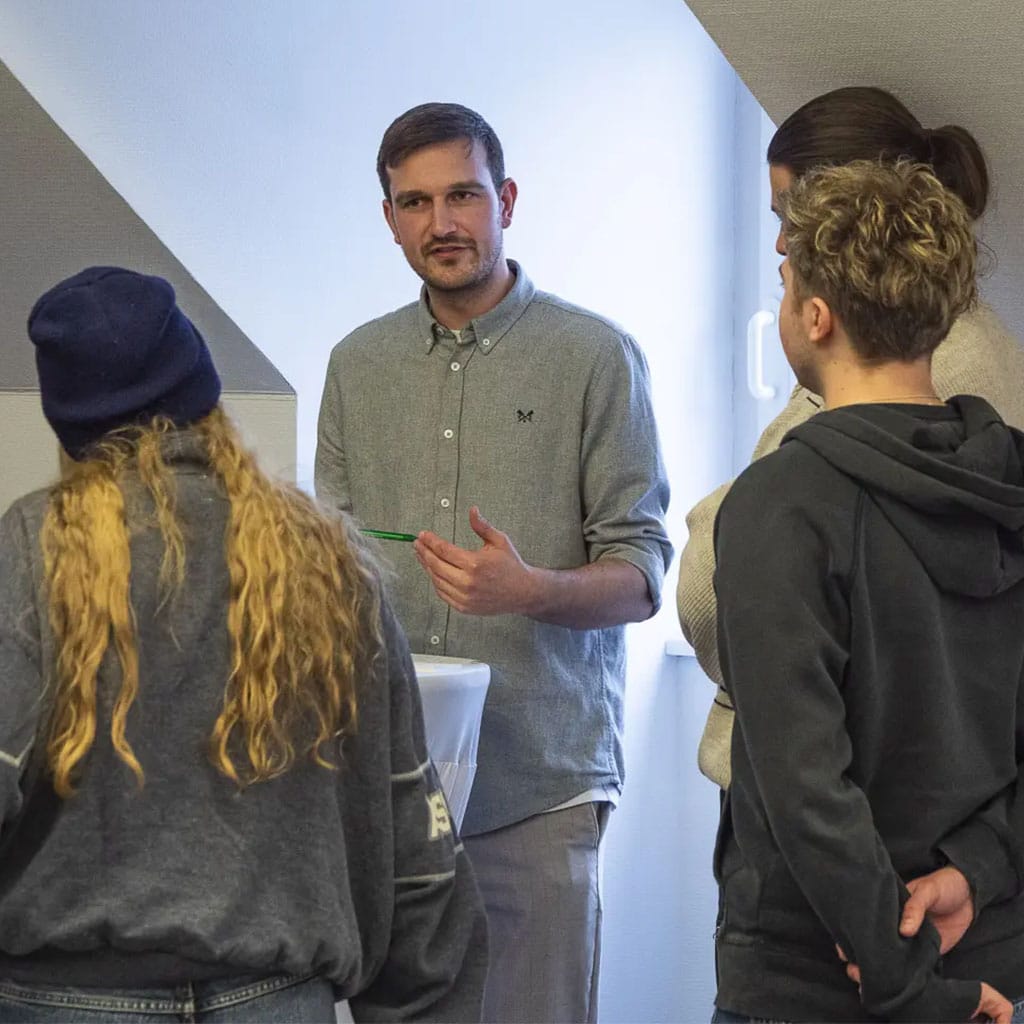 Vor der Landtagswahl: „Wir müssen reden“ – Jugendliche diskutieren in Haus Wasserburg über ihre Zukunft