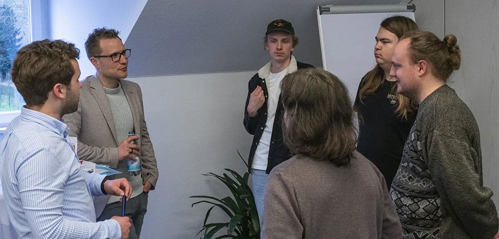 Vor der Landtagswahl: „Wir müssen reden“ – Jugendliche diskutieren in Haus Wasserburg über ihre Zukunft