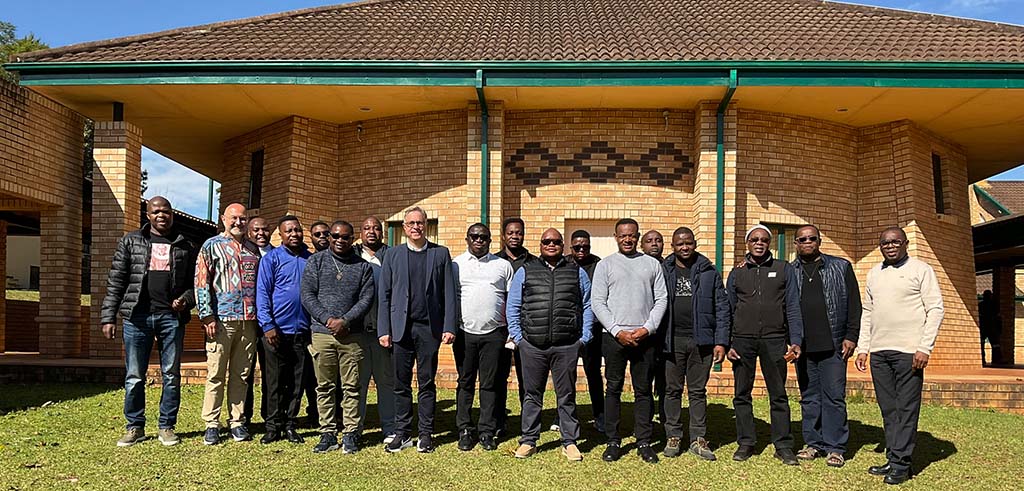 Gruppenfoto von den Teilnehmern der außerordentlichen Delegaturversammlung in Merrivale (Südafrika) 2026