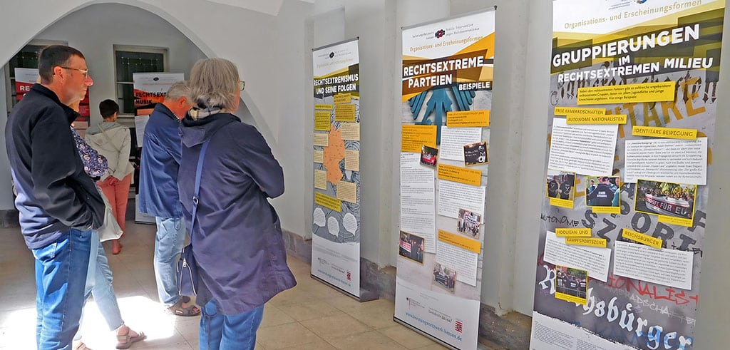 Pallottiner setzen Zeichen gegen rechtsextremes Gedankengut Wenn Erinnerung zur Mahnung wird: Pallottiner zeigen Ausstellung gegen Rechts