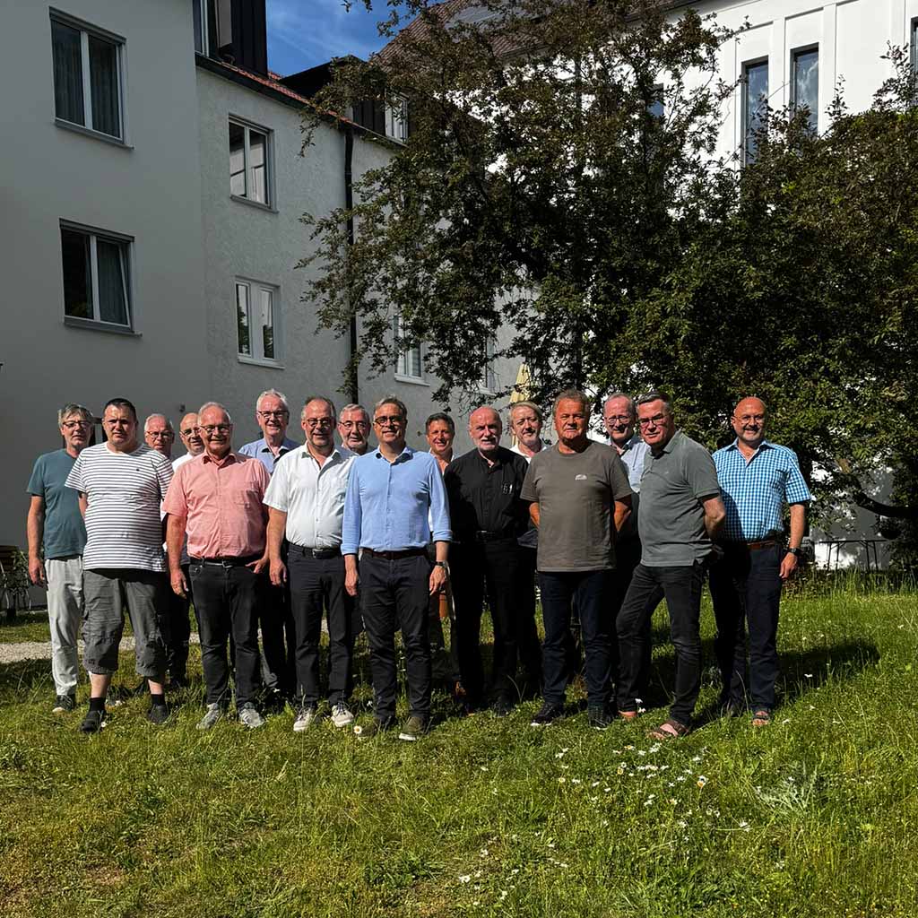 Gruppenbild von der Rektorenkonferenz in Friedberg, im Mai 2026 Gruppenbild von der Rektorenkonferenz in Friedberg, im Mai 2026
