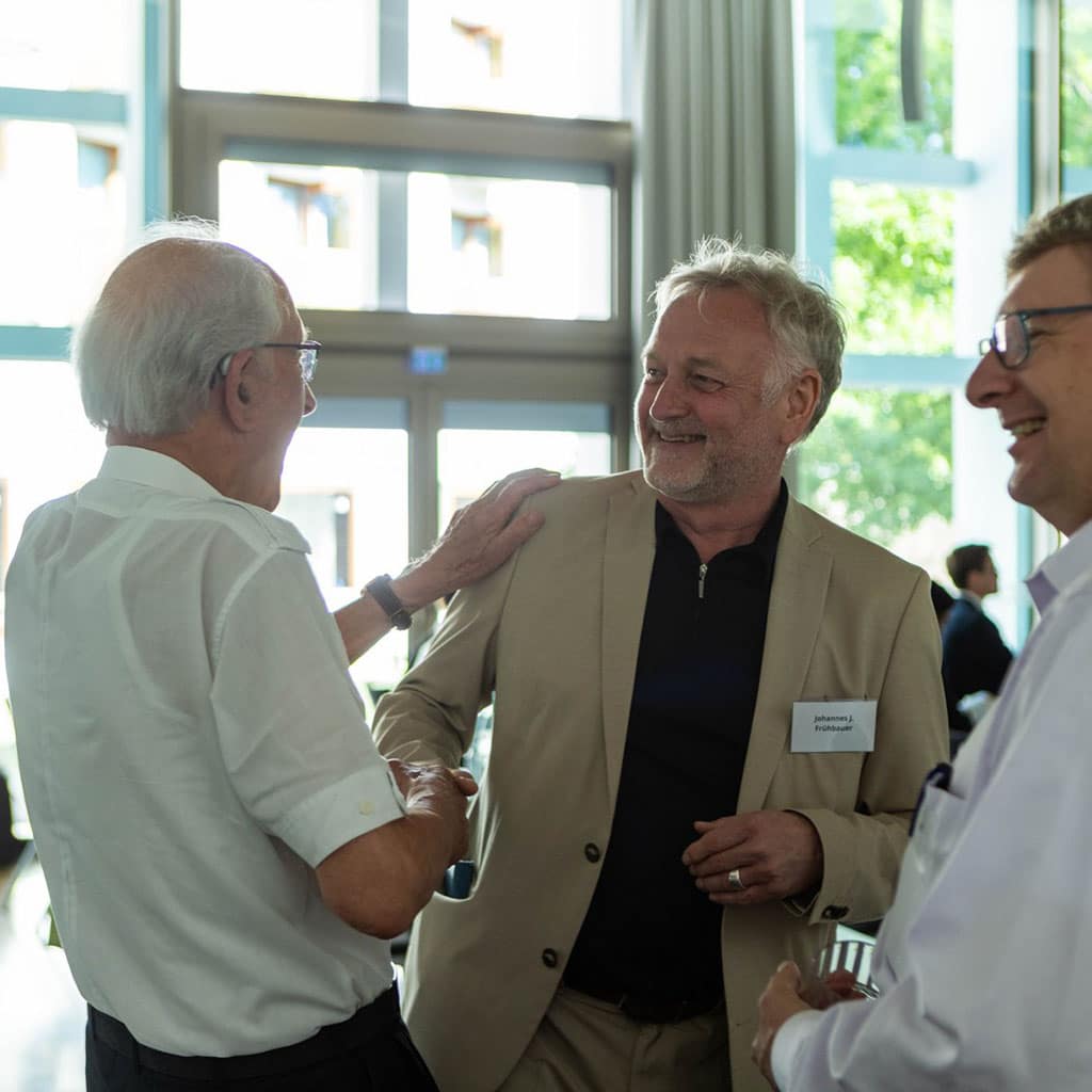 Prof. Dr. Johannes Frühbauer, Direktor der Akademie der Diözese Rottenburg-Stuttgart, im Gespräch beim Symposium 25 Jahre Kardinal Walter Kasper © Akademie / MH-FB.com Symposium 25 Jahre Kardinal Walter Kasper