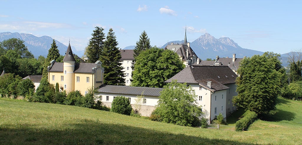 Das Johannes-Schlössl der Pallottiner auf dem Salzburger Mönchsberg.