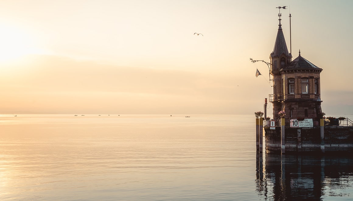 Kraftorte Umfrage Bodensee Konstanz Hafen AdobeStock 598726339