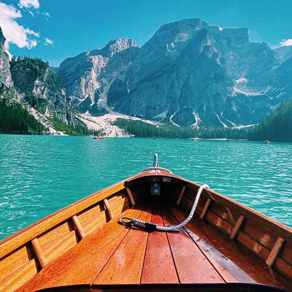 Boot auf dem Pragser Wildsee