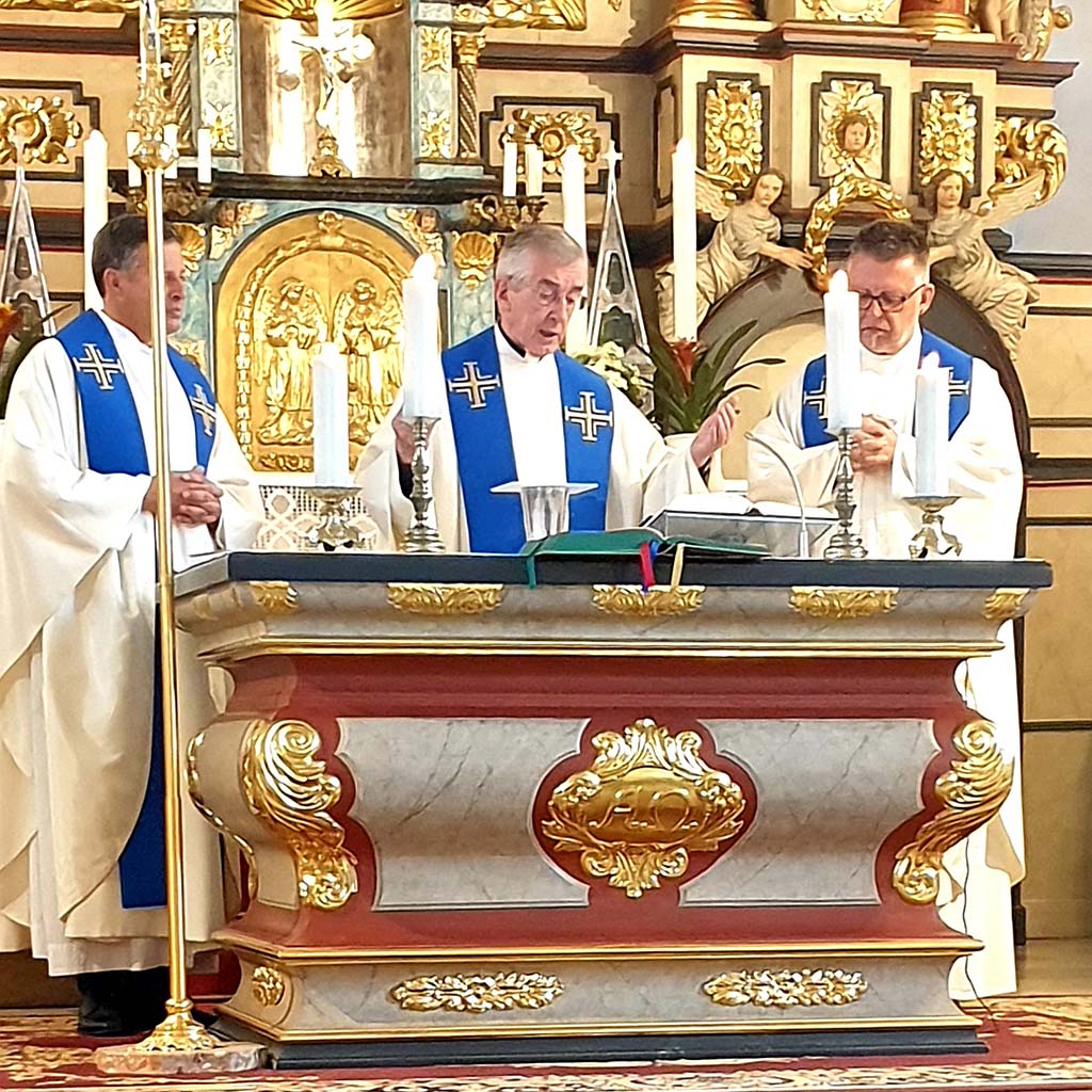 Pallottinerpater Prof. Dr. Heribert Niederschlag SAC hielt in der voll besetzten Wallfahrtskirche die Festpredigt Pallottinerpater Prof. Dr. Heribert Niederschlag SAC hielt in der voll besetzten Wallfahrtskirche die Festpredigt.