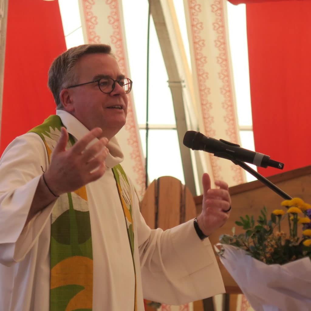 Zeltgottesdienst beim Friedberger Volksfest 2026 Pater Christoph Lentz beim Zeltgottesdienst (Friedberger Volksfest 2026)