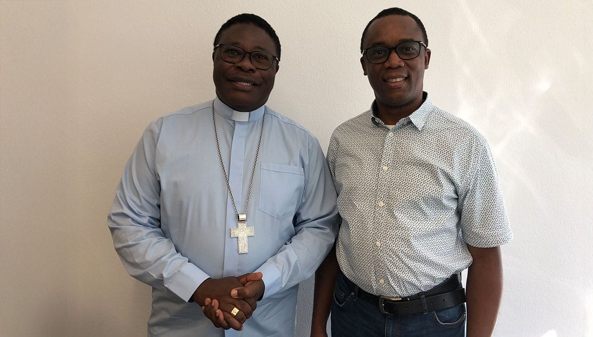Bischof Ateba und Pater Nwaocha