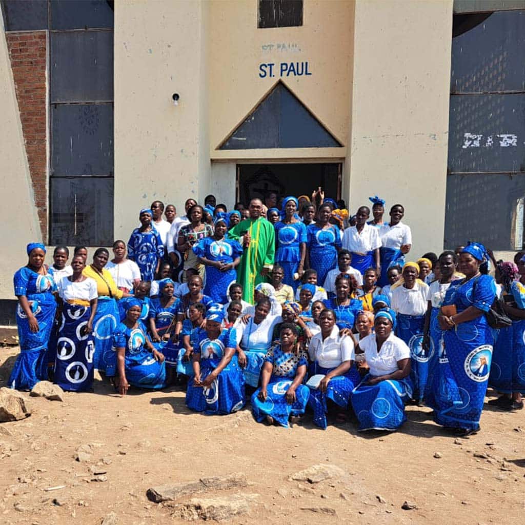 Gruppenbild von den Einkehrtagen in der katholischen Gemeinde St Paul Chiyendausiku in Malawi.