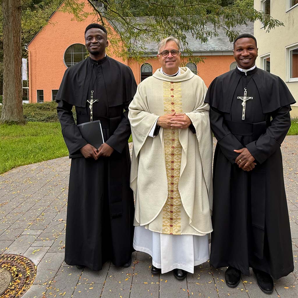 Ewige Profess von Celestine Nwafocha und Patrick Okeke Ewige Profess von Celestine Nwafocha und Patrick Okeke