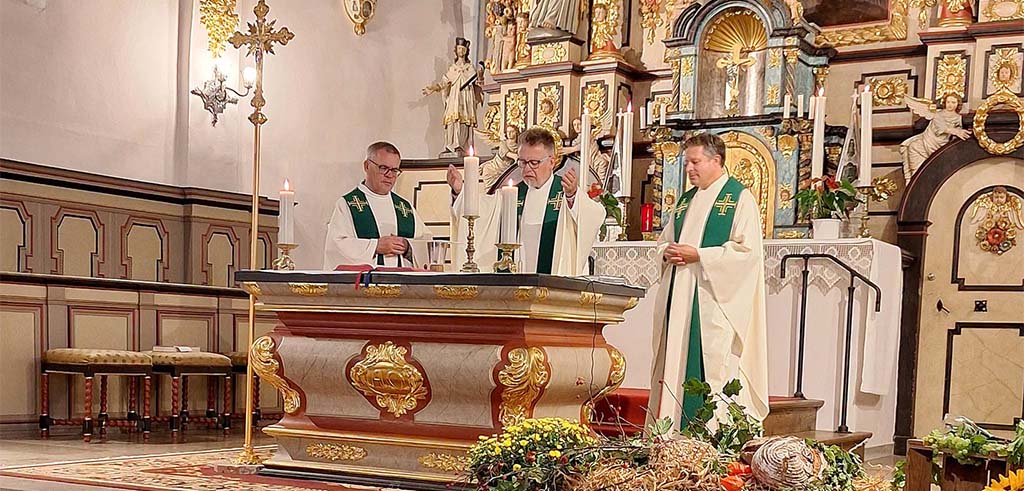 Der Pilgertag verband das Erntedankfest mit dem Gedenken an den heiligen Franz von Assisi Der Pilgertag verband das Erntedankfest mit dem Gedenken an den heiligen Franz von Assisi